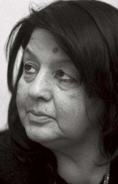 Ama yoksulluk uçurumuna düşen ünlüler gibi, önce işini, sonra sağlığını yitirdi. Son günlerini hayranlarından birinin evine sığınarak geçirdi. En son Bursa Devlet Hastanesi morgunda yapayalnız kaldı. 1999'un ağustos ayında birkaç yakını tarafından toprağa verildi.