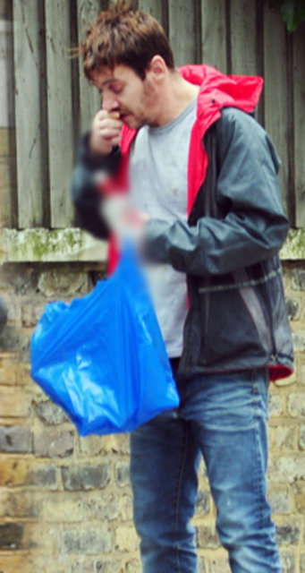 Jonathan Rhys Meyers, böylece birkaç hafta önce elinde içki şişesi ve darmadağın haliyle sergilediği görüntüyü unutturmak ister gibiydi.