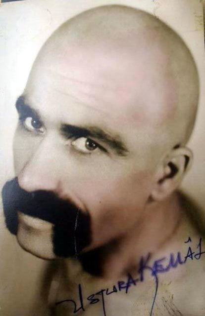 Niyazi Taligacı, Yeşilçam'da başrollerini Cüneyt Arkın'ın oynadığı filmlerde 'Ustura Kemal' lakabıyla tanınmıştı...