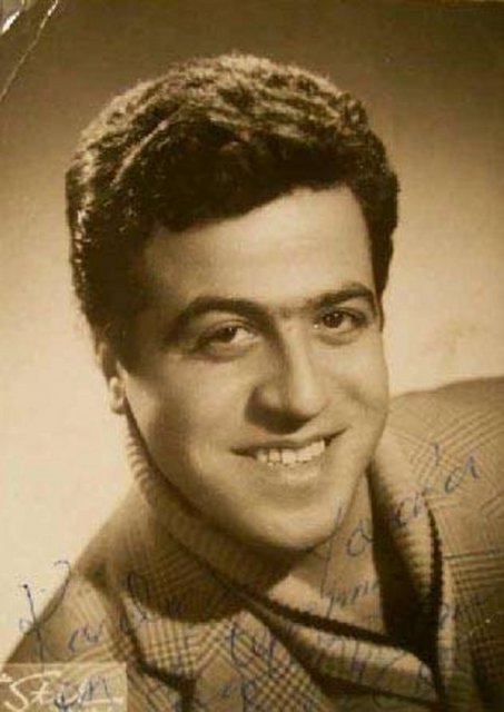 1950'lerde ve 60'ların başında Türk sinemasında fırtına gibi esen komedyen karakter oyuncusu Suphi Kaner, çeşitli sorunlarla iç içe yaşarken, aşırı duyarlı kişiliği nedeniyle alkole bağımlı oldu.