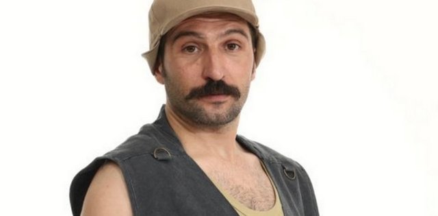 Arif Demirci (Timur Ölkebaş) -  - Delilik ile dahilik arasındaki ince çizgide gidip gelen 35 yaşındaki Arif, Emine ile evli. Kendi atölyesinde çeşitli icatlar üzerinde çalışan Arif aynı zamanda Şahin'in evindeki arabaların ve çeşitli aletlerin bakımından sorumlu...