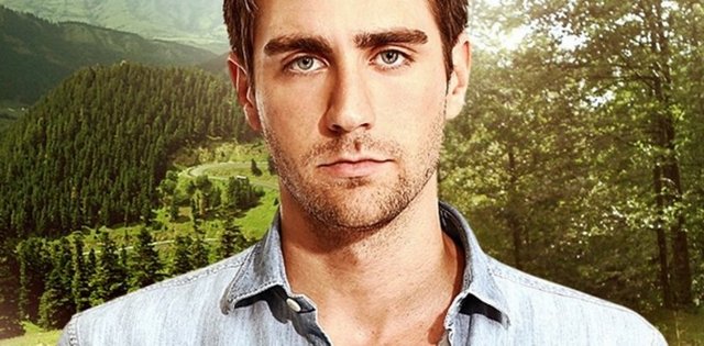 Sinan Avcıoğlu (Çağlar Ertuğrul) -  - İstanbul'a küçük yaşta gelen Sinan, üniversitenin ardından master için İngiltere'ye gider. Dönüşte yaptığı askerliğinin ardından memleketi Hopa'ya dönen Sinan, yakışıklı olduğu kadar zeki ve de soğukkanlı bir adam...