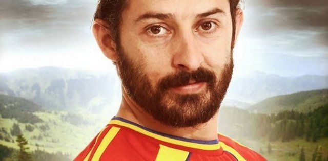 Morinyo Necmi (Şevket Çapkınoğlu) -  - Bütün hayatını futbola adayan Hopaspor'un antrenörü Morinyo Necmi 30 yaşında. Futbol dışında, bir de kendi işlettiği küçük bir balıkçısı var...