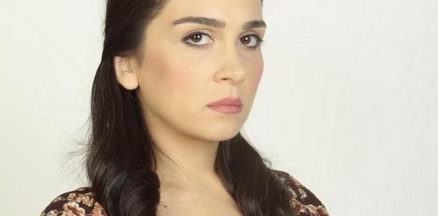 Filiz (Hande Kaptan) -  - Annesi Fatma ile birlikte yaşayan 28 yaşındaki Filiz, çocukluğundan beri platonik olarak Niyazi'ye aşık. Bir gün onunla evlenmek en büyük hayali...
