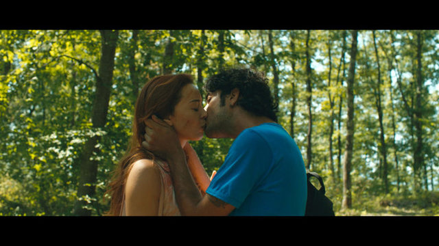 Muhabirlerin "Azra Akın'ı siz mi seçtiniz? sorusuna mütevazı bir cevap veren Sezai "Azra Hanım'ı kâinat seçmiş, böyle bir şey mümkün mü" dedi.