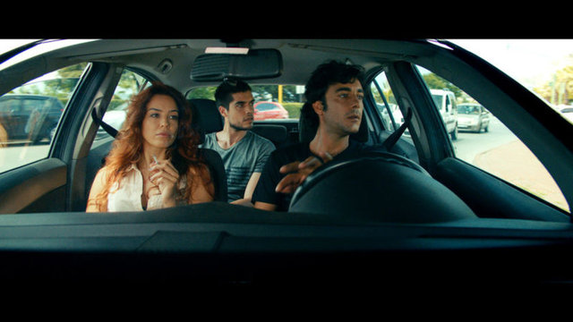 Filmin başrol oyuncusu Azra Akın ise "Böyle bir projede yer almaktan ötürü çok mutluyum. Halil Sezai filmimizin yapımcısı oldu ve çok keyifli bir ortamda çalıştık" dedi.