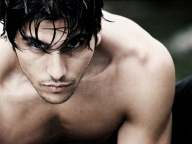 -Egzersiz öncesi vücudunuzu iyice ısındırın -