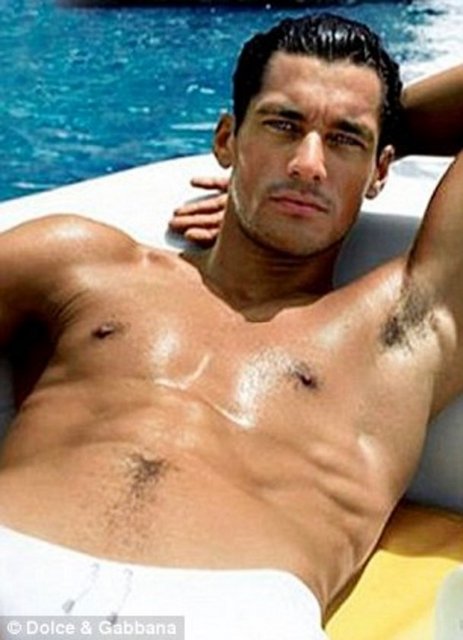 Yazar son olarak akşam yemeğinde ise patates ve et yediğini açıkladı.