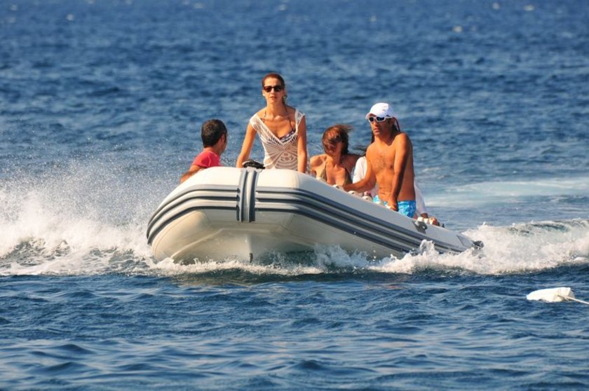 Sunucu ve oyuncu Eser Yenenler, geçtiğimiz günlerde konuk ...