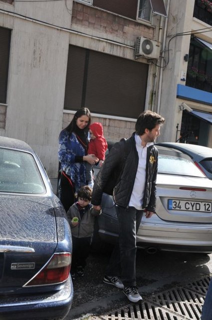 AKSEL - NAZLI GOLDENBERG