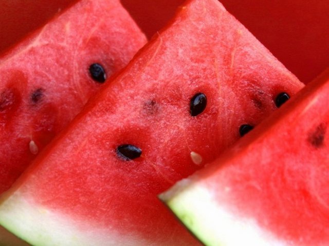 Karpuz: Hem likopen, hem de vitamin ve mineral açısından zengin, antioksidan kapasitesi yüksek bir yaz meyvesidir.