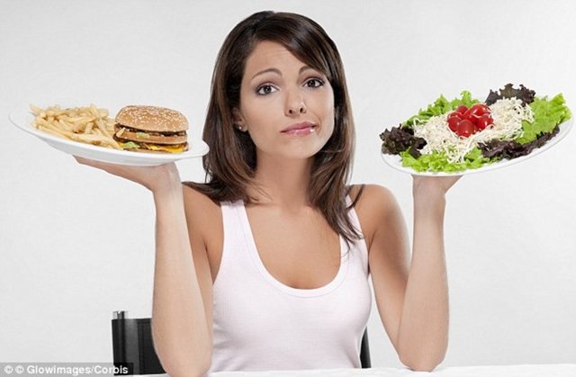 Çok fazla tatlı tüketimi ana yemeklerin alımının azalmasına ve iştahın kapanmasına sebeptir.