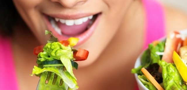 Bunun yerine yemekten 1 saat öncesi yapılacak 30 dakika hafif tempolu yürüyüş iştahı açar ve kalori alımınızı artırır.