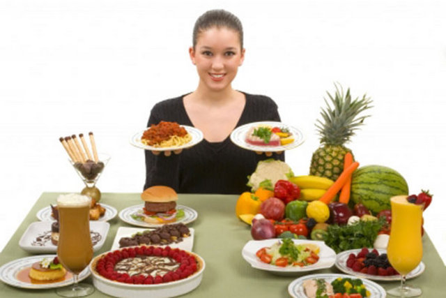 Yemeklerde bazı öğünlerde salata yerine taneli meyve kompostoları tüketilebilir.