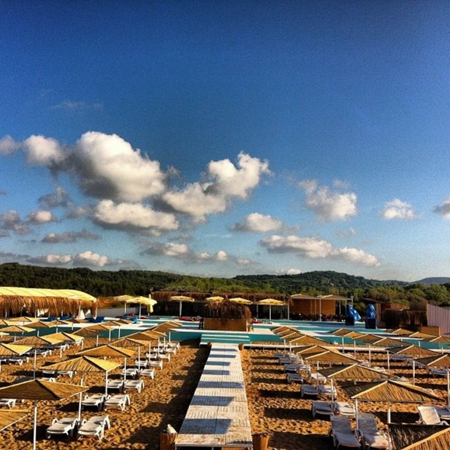 Taksim'den taksiyle 80 TL tutuyor.