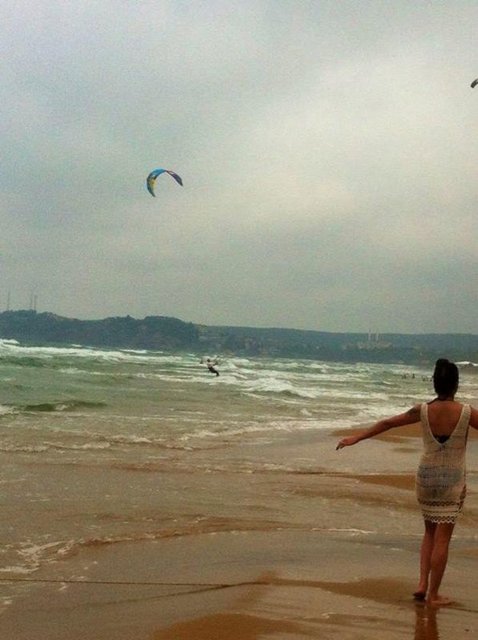 Saat 13.00 gibi ortalık hareketleniyor.