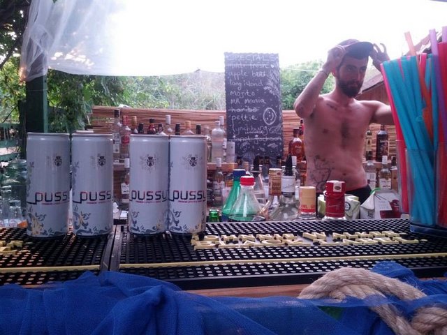 Ama "kulaktan kulağa" formülüyle, "Suma Beach'teyiz" Temmuz başından beri en çok kullanılan haftasonu cümlesi oldu.