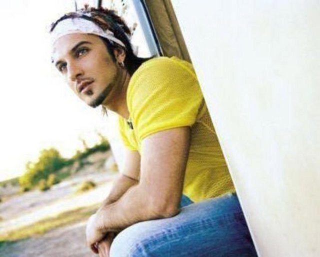 TARKAN - Beykoz Öğümce Köyü`nde çiftlik, Tarabya Sümer Korusu`nda 2.1 milyon TL değerinde villa, Arnavutköy`de tarihi köşk, Newyork`ta daire (Manhattan`da 1999 yılında `mortgage` sistemiyle 450 bin dolara aldığı dairenin değeri 4 milyon dolara ulaştı.