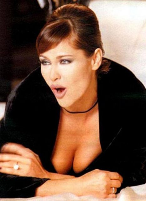 HÜLYA AVŞAR - Sarıyer`de köşk, Ayvalık`ta yazlık, Ayvalık`ta zeytinyağı fabrikası, konfeksiyon fabrikası...