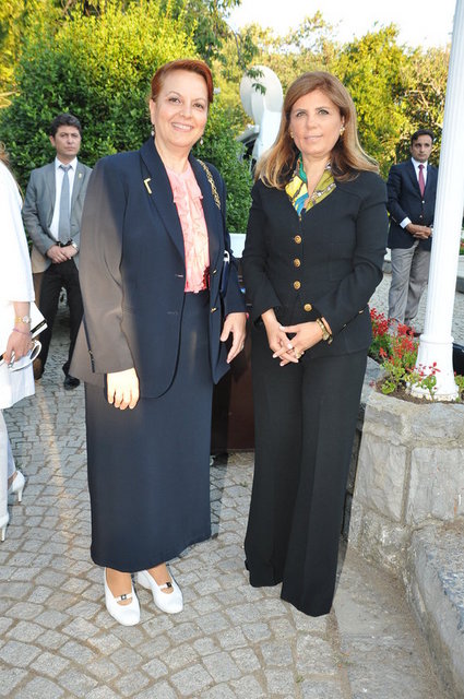 GÜL MUTLU, NİLÜFER BULUT