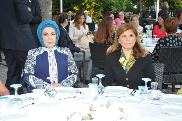 EMİNE ERDOĞAN, NİLÜFER BULUT