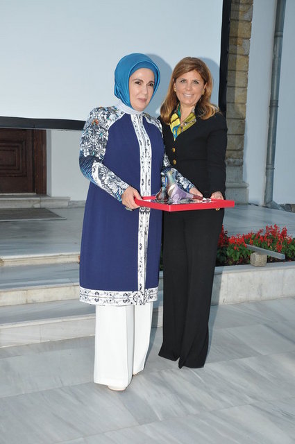 EMİNE ERDOĞAN, NİLÜFER BULUT