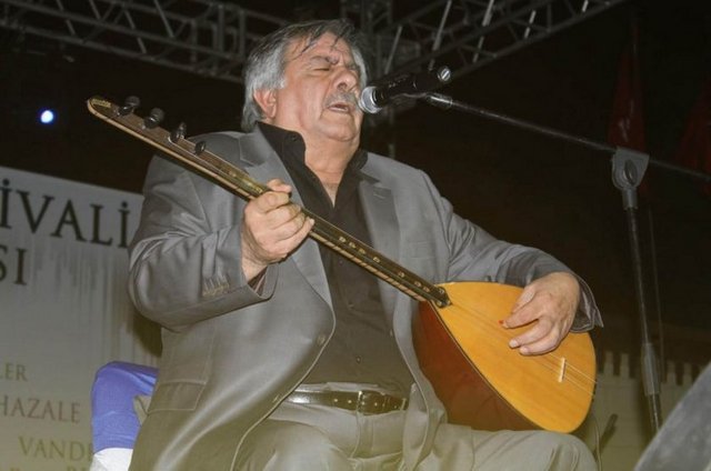 Arif Sağ, İbrahim Tatlıses'in tweet'leriyle ilgili konuşmak istemedi, "Bu konuda önümüzdeki günlerde açıklama yapacağım" dedi.