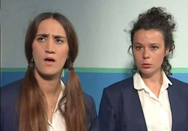 1972 doğumlu oyuncu, 1996 yılında Çılgın Bediş dizisinde rol alarak büyük bir çıkış yakalamıştı. O dönem 24 yaşında olan Zeynep Kaçar dizide liseli Ayşegül rolünü oynuyordu.