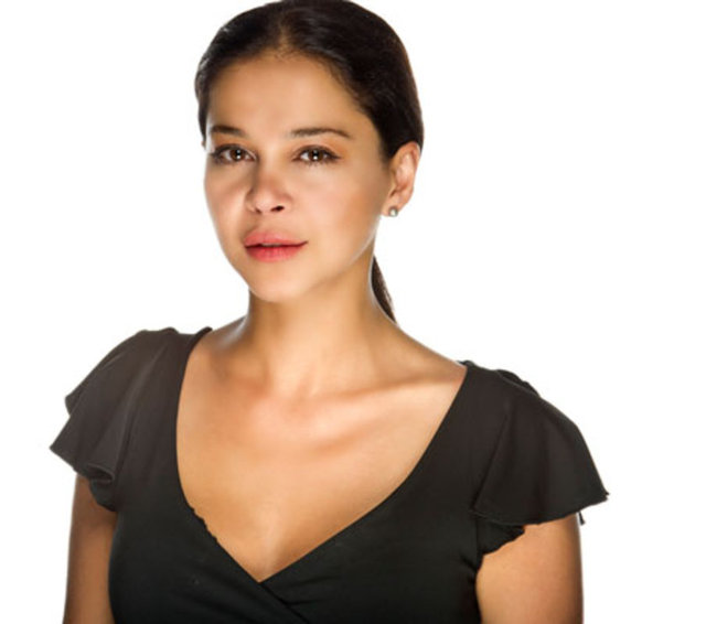 Yekenkülüğ, "Annemim vefatı sonrası toparlanma süreci yaşadım, Bu zaman içinde sadece tiyatro sahnesinde rol oynadım, Geçirdiğim estetik operasyonlardan sonra dizilere tekrar dönme kararı aldım" dedi. Milliyet / Abdullah Malkoç