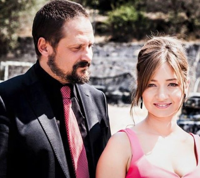 Deniz Yıldız'nda hırslı ve kötü bir karakteri canlandıran Tolga Tecer 90'lı yıllarda bambaşka bir karakterle ekranlarda boy gösterdi.