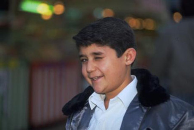 Ardından "İbrahim Tatlıses de okumadı, onun şimdi uçağı var." diyerek okulu bırakacağını açıklayan Küçük İbo, dönemin Devlet Bakanı Işılay Saygın'ın devreye girmesiyle okuluna devam etmişti.