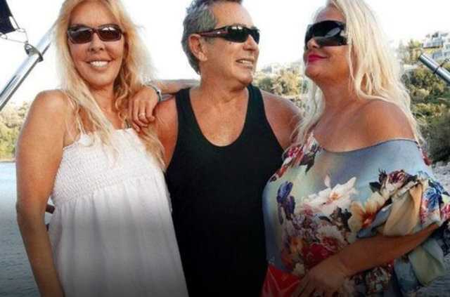 BU AÇIKLAMALARI ÇOK KONUŞULMUŞTUSalih Güney, 80'li yıllarda darbe olacağını bildiğini ve bu yüzden de ülkeyi terk etmek için çareler aradığını söylemişti. Usta oyuncu "80'lerde darbe olacağını biliyordum. Olaylar çok kötü bir yola giriyordu. 'Bu gidişat kötü' dedim ve ülkeyi terk ettim" diyerek yaşadıklarını anlattı. Güney sözlerini şöyle sürdürdü: "Ülkeyi terk etmek için erotik filmlerde oynadım. Çıkış o çıkış; İsveç, İngiltere'den sonra Amerika'ya yerleştim. Amerika'da evim var. California'da yaşıyorum. Aynı zamanda Amerikan vatandaşıyım. Bir sağlık firmasının distrübütörlüğünü yapıyorum. Her ayın 15'inde büyük bir meblağ geçiyor elime."