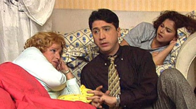 İki yıl önce geçirdiği estetik operasyonlar sonucu bambaşka bir görüntüye sahip olan oyuncuya teklif yağdı...