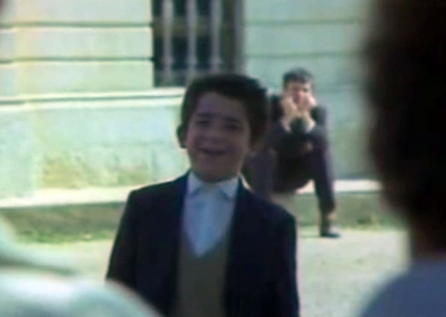 Hababam Sınıfı'nda Bacaksız lâkaplı, devamlı gülen acayip duruşlu öğrenci rolünü üstlenen Tuncay Akça'nın son hali görenleri şaşırttı.