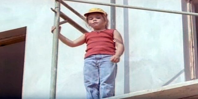 Hürriyet'in haberine göre; kendini turizme adayan Alton, şu sıralar sahibi olduğu 5 odalı otelin işletmeciliğini yapıyor.