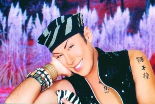 Polis ekipleri tarafından karakola götürülen ünlü sunucu gaspçılardan şikâyetçi olmuştu.