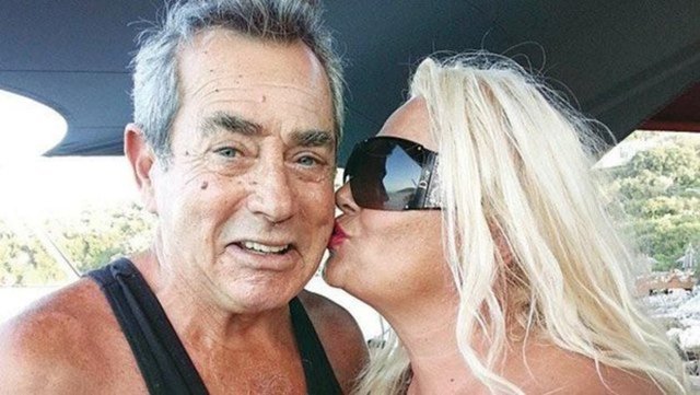 Türk sinemasının efsane oyuncusu Salih Güney, Tayland'da tatil yaptı.