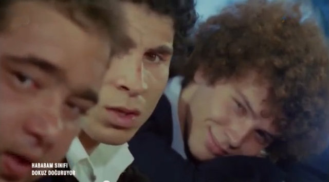 "Hababam Sınıfı Dokuz Doğuruyor" filminin "Kıvırcık Ömer"i ticarete atıldı.