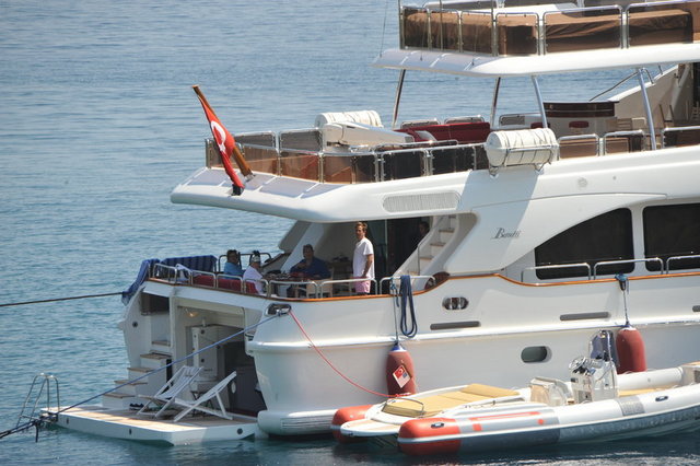 HÜSNÜ - AYŞE, MURAT ÖZYEĞİN