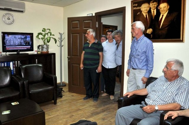 ERGENEKON TUTUKLUSU CHP ZONGULDAK MİLLETVEKİLİ PROF. DR. MEHMET HABERALIN TAHLİYE EDİLMESİNİ, KARDEŞİ OSMAN HABERAL TELEVİZYONDAN ÖĞRENDİ