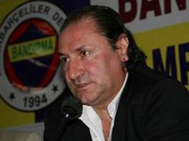 24 defa A Milli, 6 defa Ümit Milli ve 13 defa da U18 Milli Takım'da formasıyla oynayan Yula, A Milli Takım'da 4 gol kaydetti.