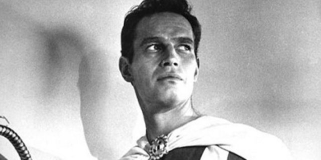 1960 - En İyi Erkek Oyuncu - Charlton Heston (Ben-Hur)