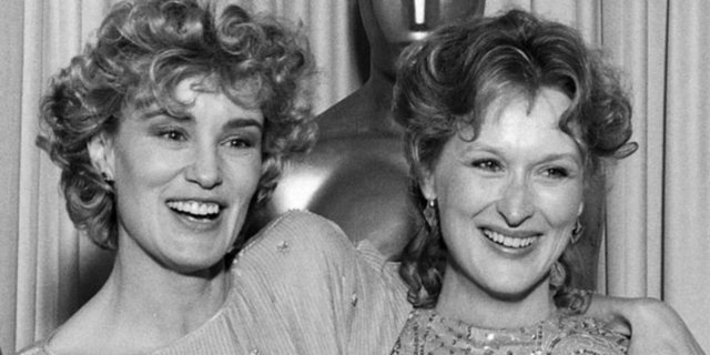 1983 - En İyi Yardımcı Kadın - Jessica Lange (Tootsie)