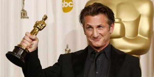 2009 - En İyi Erkek Oyuncu - Sean Penn (Milk)