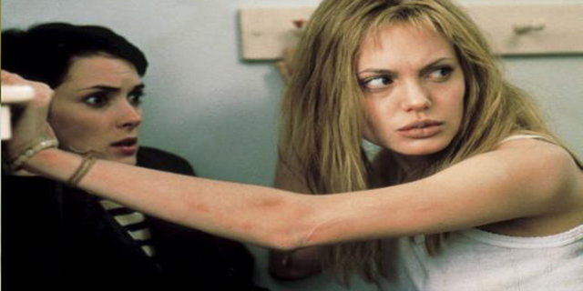 2000 - En İyi Yardımcı Kadın - Angelina Jolie (Girl, Interrupted)
