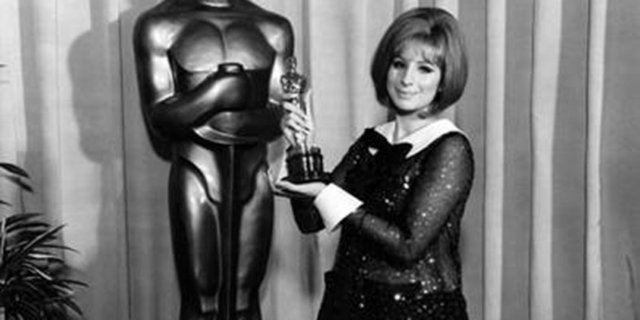 1968 - En İyi Kadın Oyuncu - Katharine Hepburn (Guess Who's Coming to Dinner)