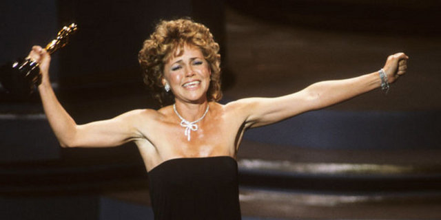 1985 - En İyi Kadın Oyuncu - Sally Field (Places in the Heart)
