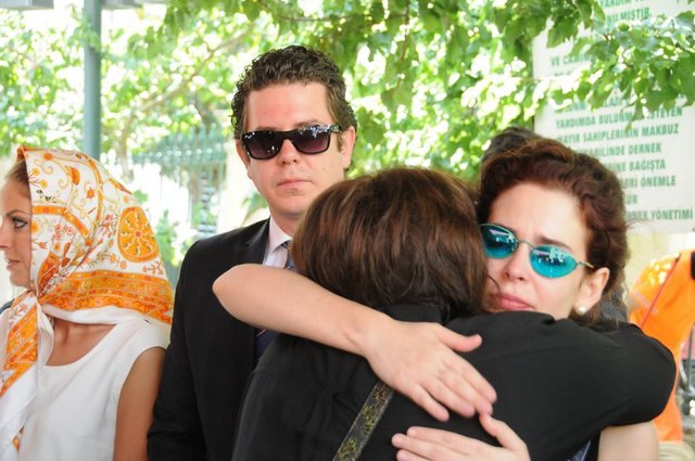 Batu, yaklaşık 2 aydır tedavi gördüğü özel hastanede kalp yetmezliği sonucu dün hayatını kaybetmişti.