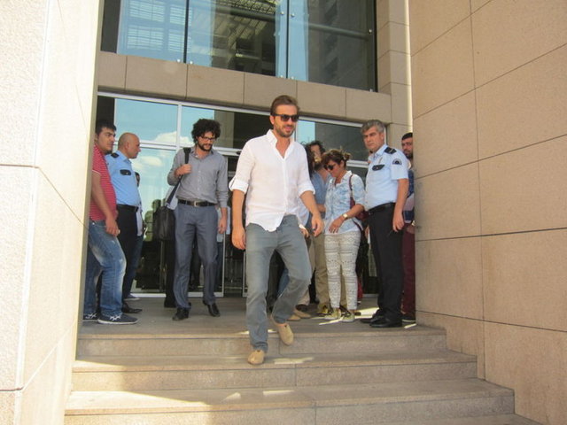 "İfademizi verdik serbest bırakıldık" dedi.