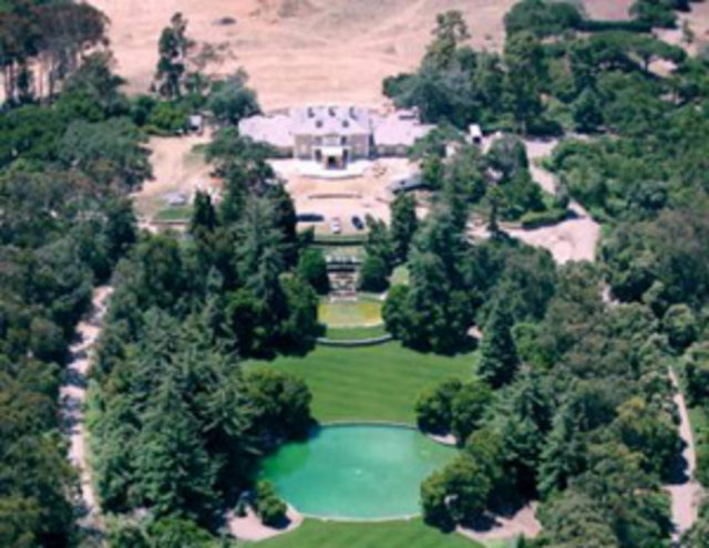 2001 yılında 50 milyon dolar ödeyerek aldığı malikânenin halen değeri 85 milyon dolar seviyesinde. -